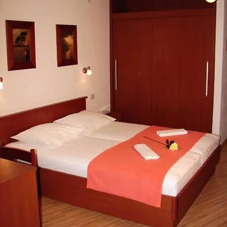 Apartment In With Sea View, Terrace, Air Conditioning, Wi-fi *