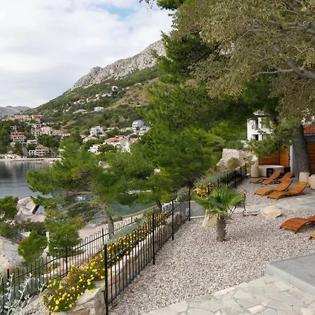 In With Sea View, Terrace, Air Conditioning, Wi-fi Apartment Brela
