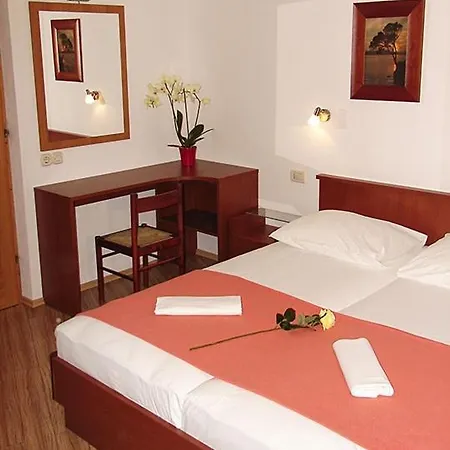 Apartment In With Sea View, Terrace, Air Conditioning, Wi-fi