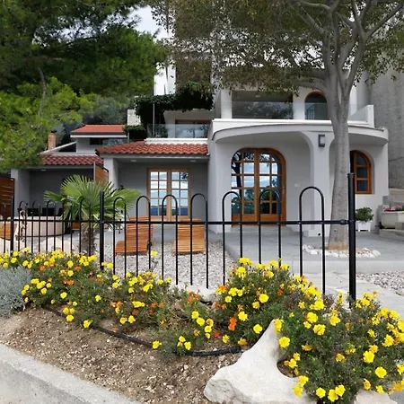 In With Sea View, Terrace, Air Conditioning, Wi-fi Apartment *